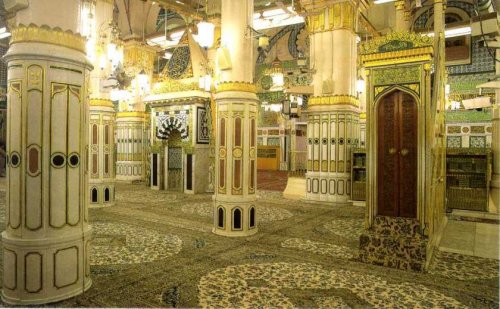 masjid nabwi raudatul-jannah.jpg
