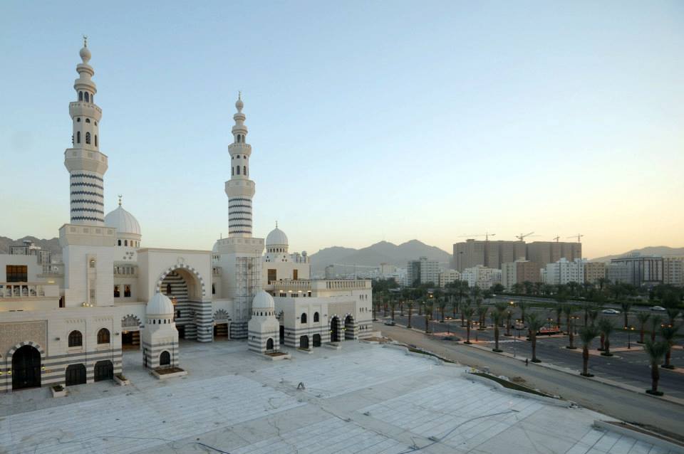 Районы мекки. Мечеть Айши в Мекке. Масджид Аиша. Мечеть Аиши в Мекке. Большая мечеть Аль-Раджхи.