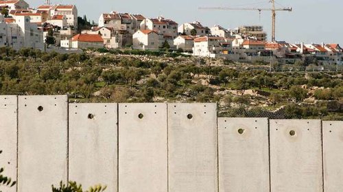 Gilo-settlement-wall-Israeli-city-West-Bank.jpg